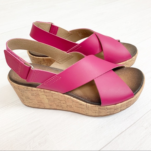 clarks sandals platform